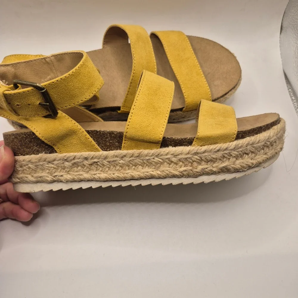 Universal‎ Thread Mustard Yellow Platform Espadrille Sandals Size 8 Boho Summer